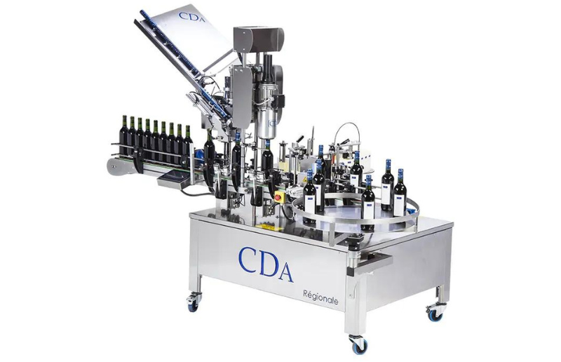 automatska mašina za etiketiranje vinskih boca